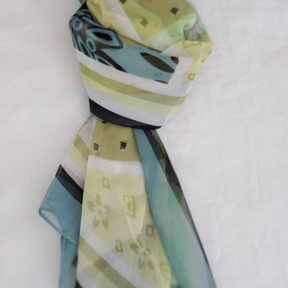 Green multi colored nylon neck scarf - Picture 2 of 3